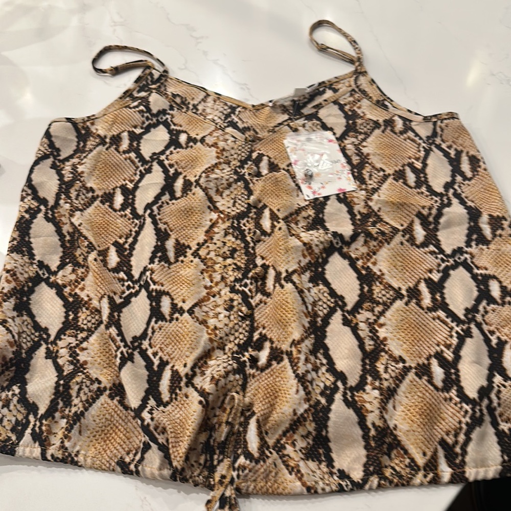 NWT Pink Rose Top Size L